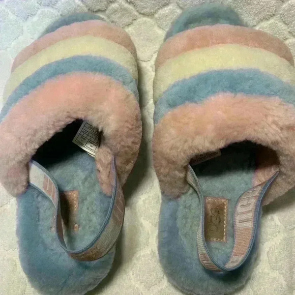 UGG Fluff Yeah Sandals Pink Blue Size 7. - Picture 3 of 5